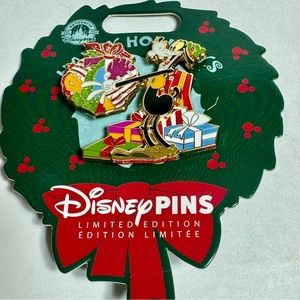 NWT. Disney Goofy holiday 2023 limited edition. Beautiful colorful authentic pin